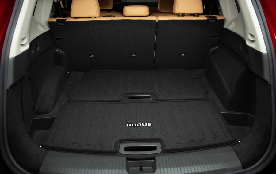 Багажник Nissan Rogue Platinum AWD 2020 года  (фото 32 из 55)